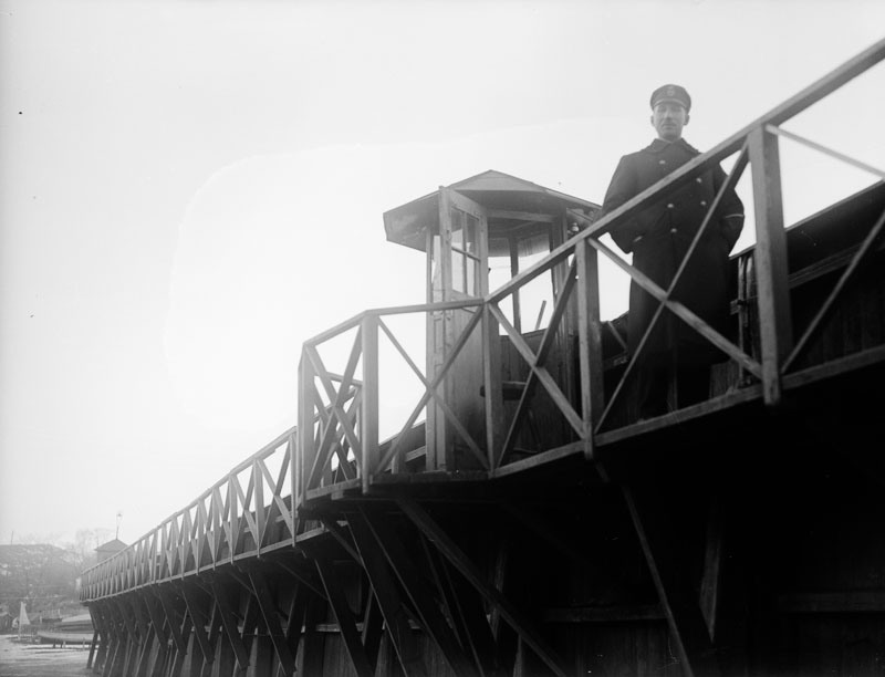 Prison Guard, 1910. Public domain photo.
